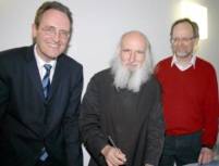 Pater Anselm Gr&uuml;n mit Dr. Axel Sutter und B&uuml;rgermeister Dr. Ralf G&ouml;ck